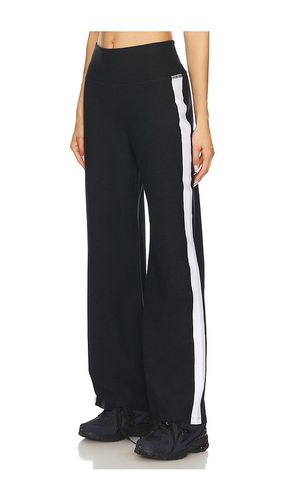 PANTALON RAYÉ SPACEDYE LAID BACK en . Taille S. Also en - Beyond Yoga - Modalova