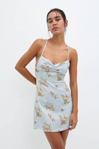 Robe Courte Fleurs Dos Nu - Pull&Bear - Modalova