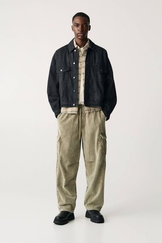 Pantalon Cargo En Velours Côtelé - Pull&Bear - Modalova