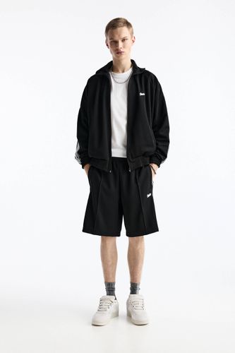 Bermuda Jogger Stwd Contrastant - Pull&Bear - Modalova