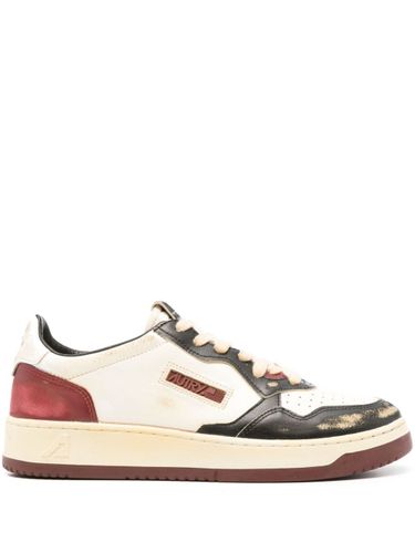 Super Vintage Low Leather Sneakers - AUTRY - Modalova