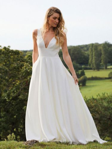 Robe de mariée simple A-ligne Col en V Robes de mariée sans manches - milanoo.com - Modalova