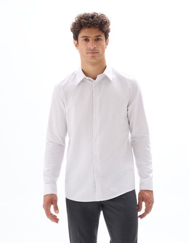 Chemise regular à fines rayures - gris clair - camaieu - Modalova