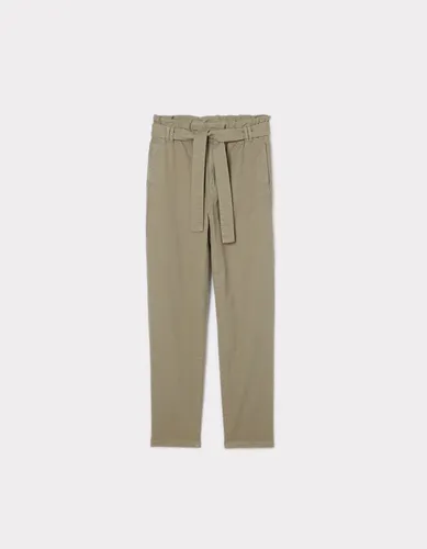 Pantalon carotte avec ceinture - celio - Modalova