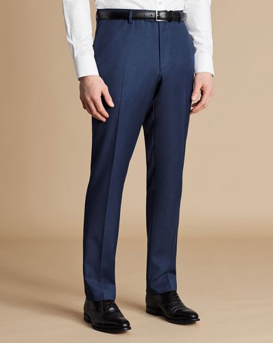 Pantalon De Costume En Sergé Naturellement Extensible - par - Charles Tyrwhitt - Modalova