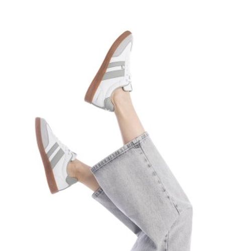 KAKI Baskets 143485 (38), Plat, Lacets, Casuel - XTI - Modalova