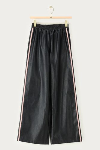 Pantalon large en simili cuir avec bandes latérales | - My jewellery - Modalova