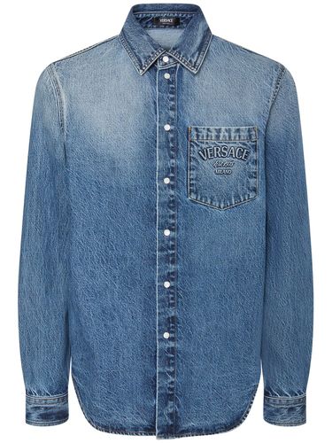 Chemise En Denim De Coton Délavé - VERSACE - Modalova