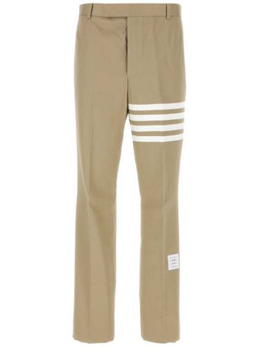 Seamed 4-Bar Stripe Unconstructed Chino Trouser In Cotton Twill - Thom Browne - Modalova