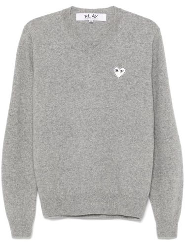 Pull col v à cœur brodé - Comme Des Garçons Play - Modalova