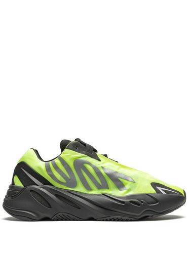 Baskets Yeezy Boost 700 MNVN 'Phosphor' - adidas Yeezy - Modalova