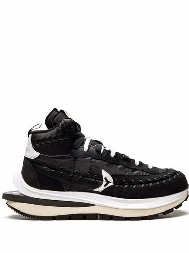 Sacai x Jean Paul Gaultier baskets VaporWaffle - Nike - Modalova