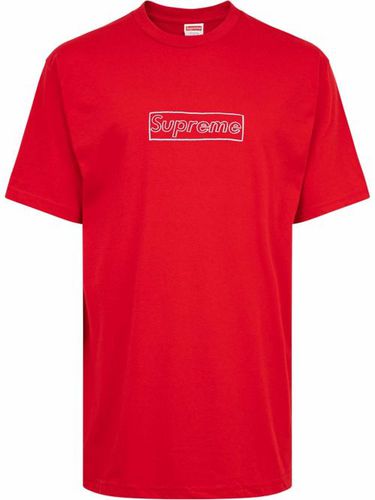 X KAWS t-shirt Chalk Logo - Supreme - Modalova