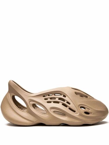 Baskets YEEZY Foam Runner 'Mist' - adidas Yeezy - Modalova