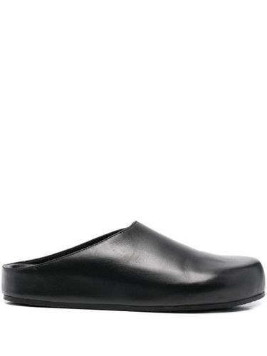 Chaussons en cuir à bout rond - Studio Nicholson - Modalova