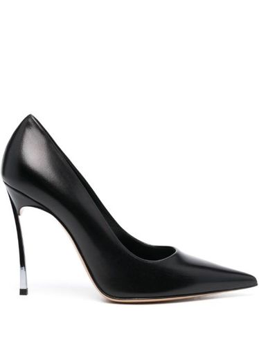 Escarpins en cuir à talon biseauté 110 mm - Casadei - Modalova