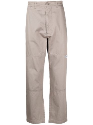 Pantalon chino à patch logo - izzue - Modalova