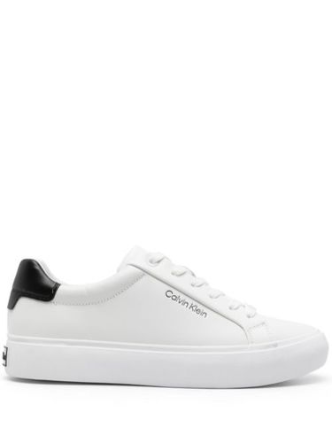 Baskets en cuir à logo embossé - Calvin Klein - Modalova