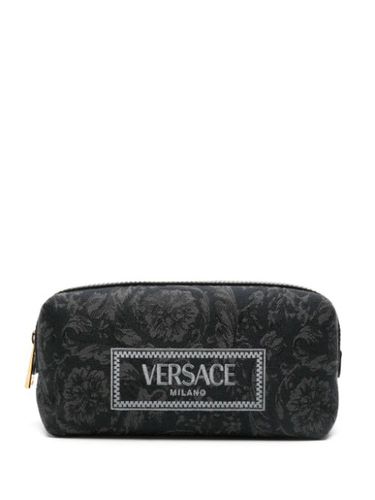 Trousse de toilette à logo brodé - Versace - Modalova