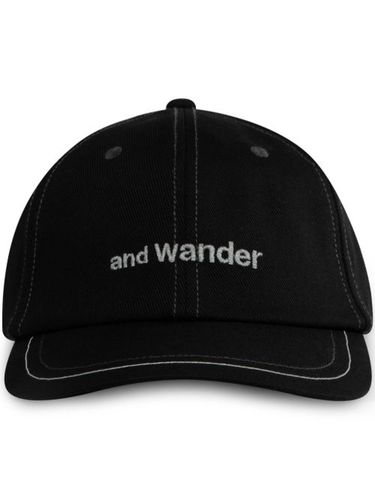 Casquette en velours côtelé à logo brodé - and Wander - Modalova