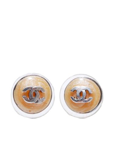 Puces d'oreilles à boutons CC (2000) - CHANEL Pre-Owned - Modalova