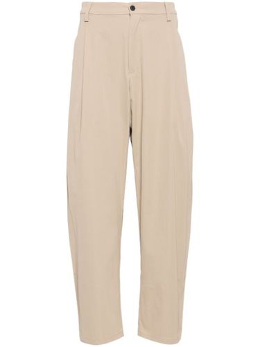 Pantalon chino à détails plissés - CROQUIS - Modalova