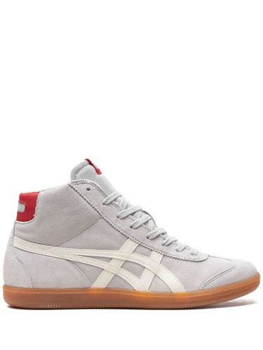 Baskets 2002R 'Grey/White/Gum' - Onitsuka Tiger - Modalova