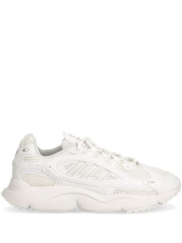 Adidas baskets Ozmillen - Blanc - adidas - Modalova