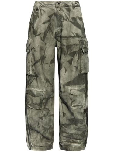 Pantalon cargo à imprimé camouflage - adidas - Modalova