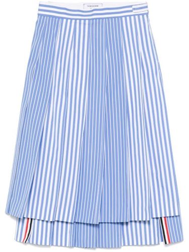 Jupe mi-longue plissée à rayures - Thom Browne - Modalova