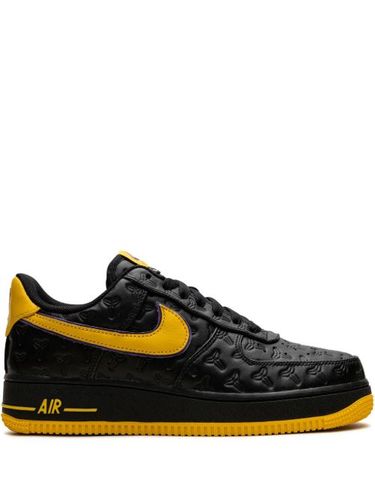 X Kobe Bryant baskets Air Force 1 'Lakers Away - Black/Varsity Maize/Varsity Purple' - Nike - Modalova
