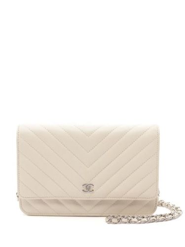 Portefeuille Chevron à bride en chaîne (2021) - CHANEL Pre-Owned - Modalova