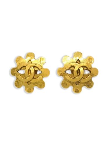 Boucles d'oreilles CC à fleurs (1994) - CHANEL Pre-Owned - Modalova