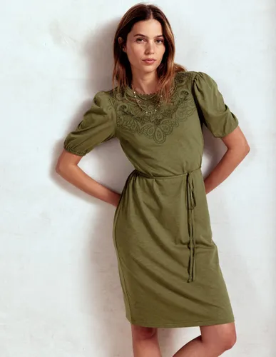 Robe courte ajourée-Vert des bois - Boden - Modalova