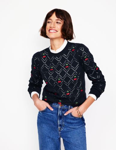 Pull Enid brodé-Bleu marine, cerises - Boden - Modalova