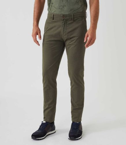 Pantalon casual kaki ''Manhattan'' - IZAC - Modalova