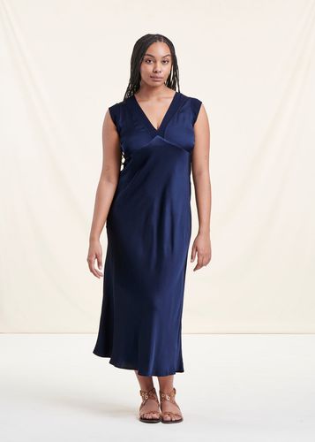 Robe longue fluide habillée bleu foncé - La Fée Maraboutée - Modalova