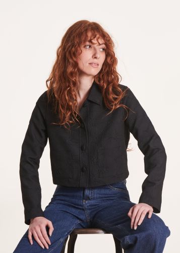 Veste courte en jacquard à col chemise - La Fée Maraboutée - Modalova