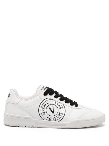 Brooklyn V-emblem Sneakers - Versace Jeans Couture - Modalova