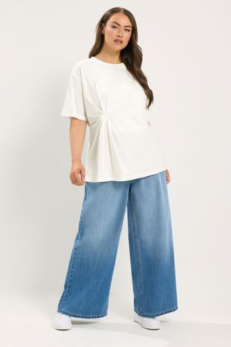 Tshirt Crème Torsadé Sur Le Devant Size 42 - Yours - Modalova
