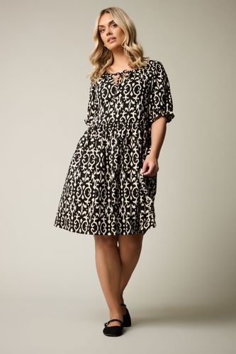 Robe Noire & Beige Courte Texturée Size 48 - Yours - Modalova