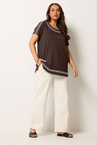 Tshirt Brodé Marron À Épaules Dénudées Size 46 - Yours - Modalova