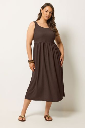 Robe Milongue Texturée Marron Chocolat Size 48 - Yours - Modalova