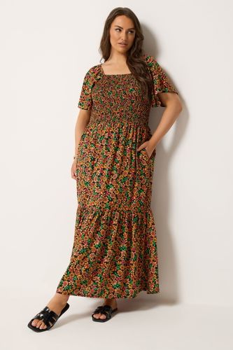 Robe Longue Smockée Noire À Fleurs Size 58-60 - Yours - Modalova