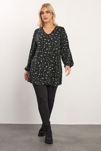 Top Grande Taille Plissé Sur Le Devant Noir À Fleurs Size 44 - Yours - Modalova