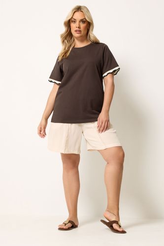 Tshirt Marron Chocolat Métallisé Avec Bordures En Crochet Size 48 - Yours - Modalova