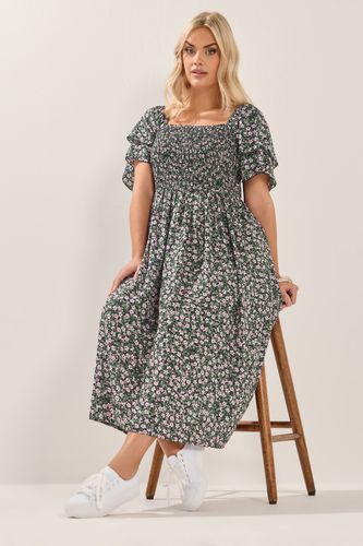 Robe Longue Smockée Fleurie Rose Size 58-60 - Yours - Modalova