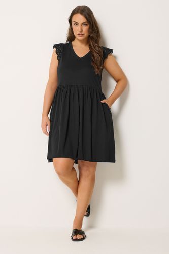 Robe À Basque Noire En Broderie Anglaise Size 66-68 - Yours - Modalova
