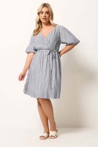 Robe Cachecœur Bouffante À Rayures Bleues Size 48 - Yours - Modalova