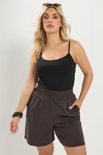 Short Marron À Taille Smockée Size 62-64 - Yours - Modalova